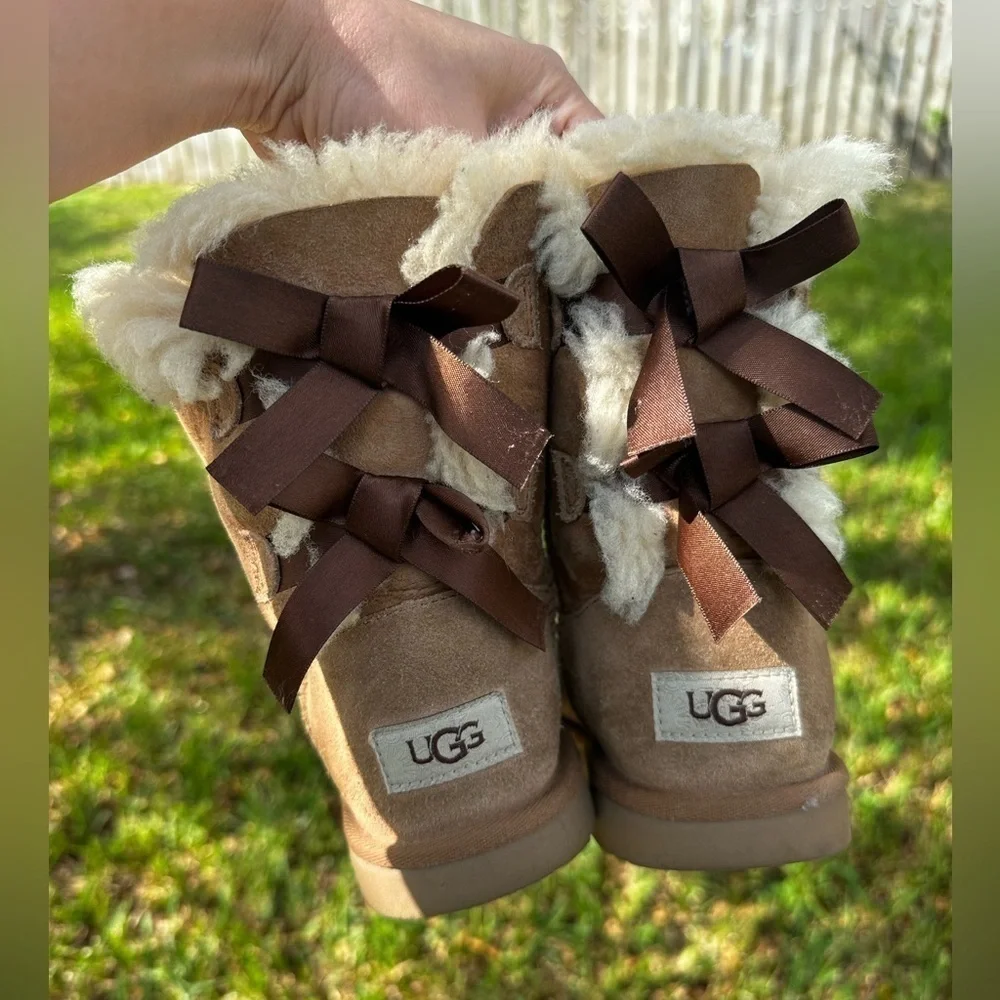 UGGS Bailey Bow Boot faux fur - Picture 3 of 12